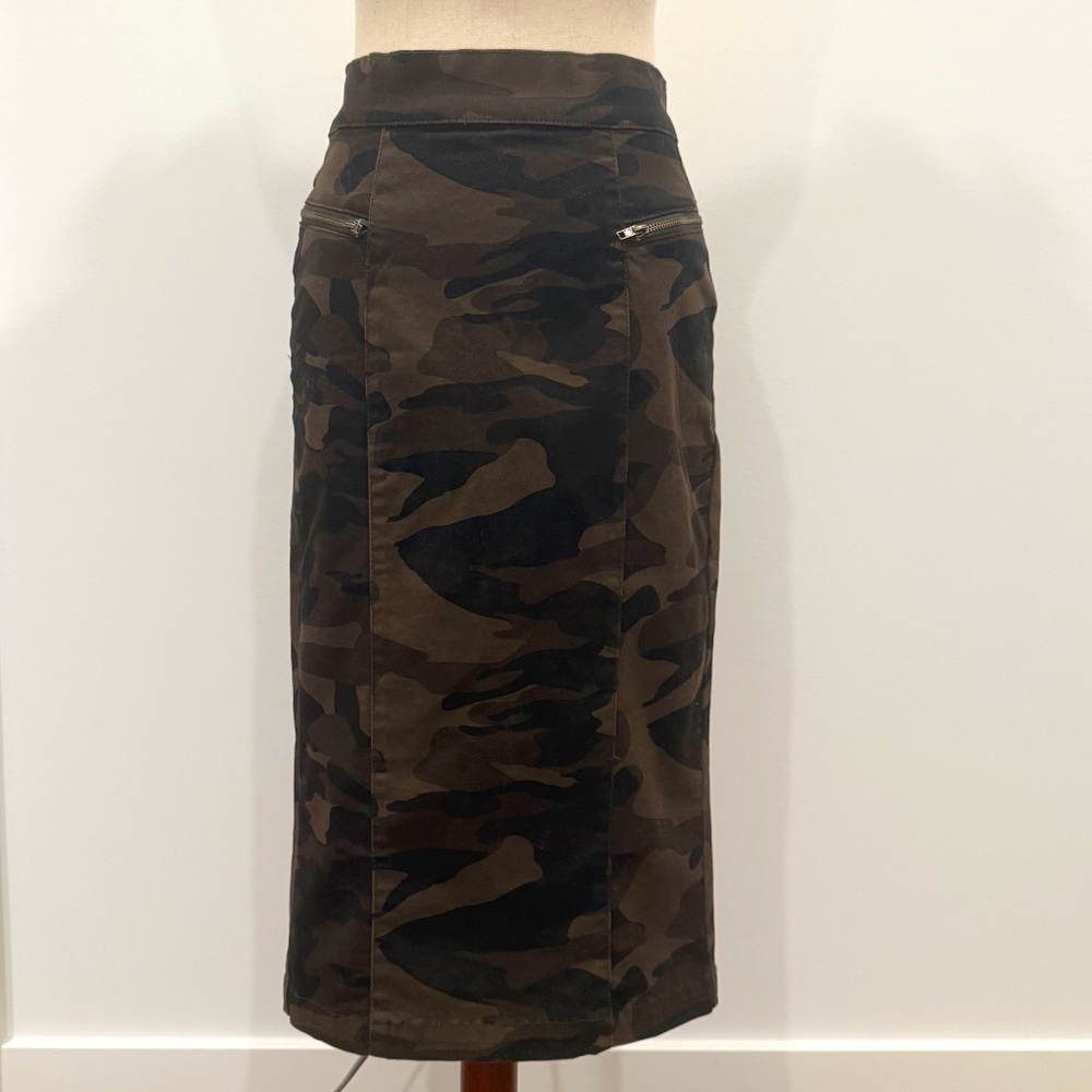 SoHo New York and Company camo midi pencil skirt